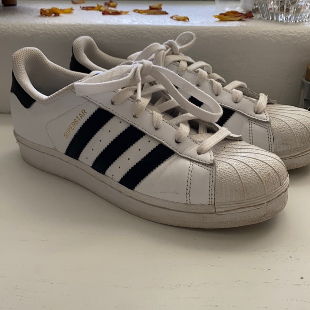 Adidas superstar white shoes